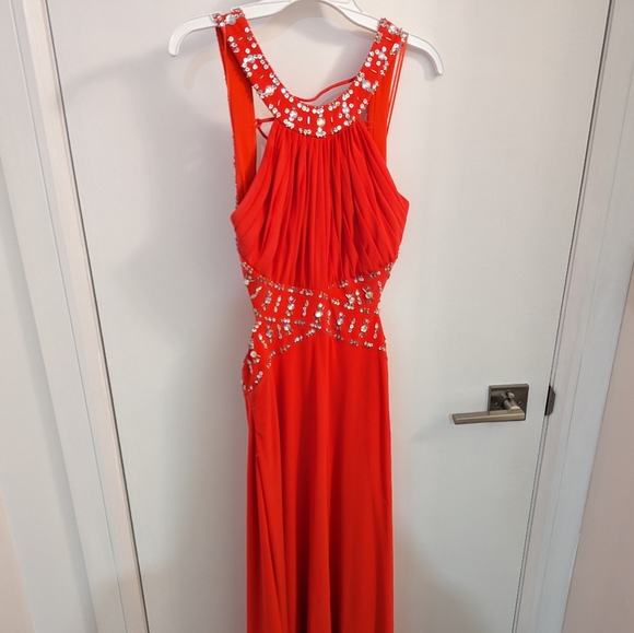 Formal Dress - Picture 2 of 7